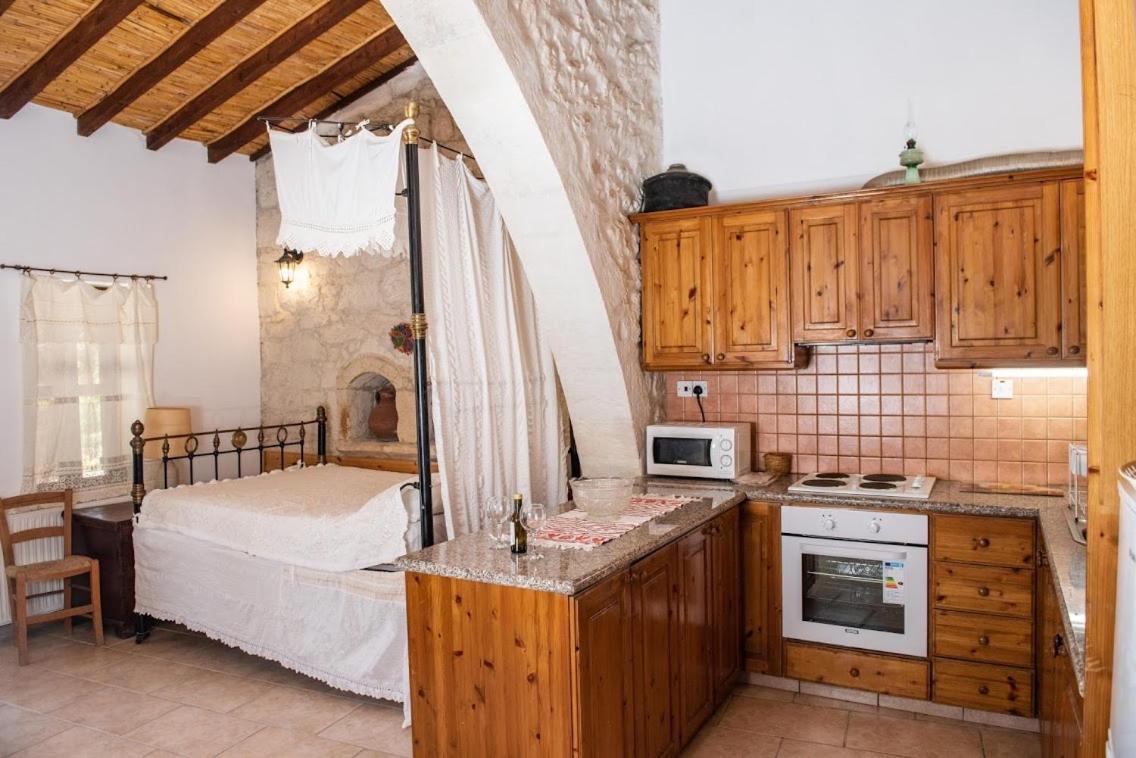 Loxandra Inn Катикас Экстерьер фото