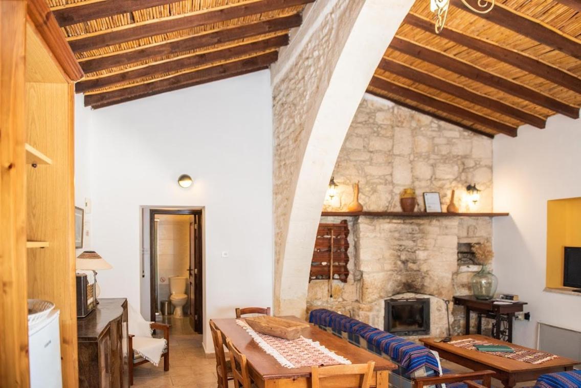 Loxandra Inn Катикас Экстерьер фото