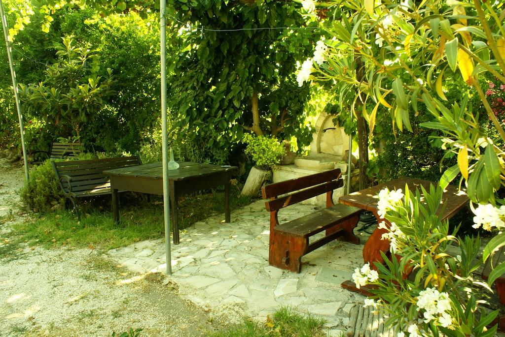 Loxandra Inn Катикас Экстерьер фото