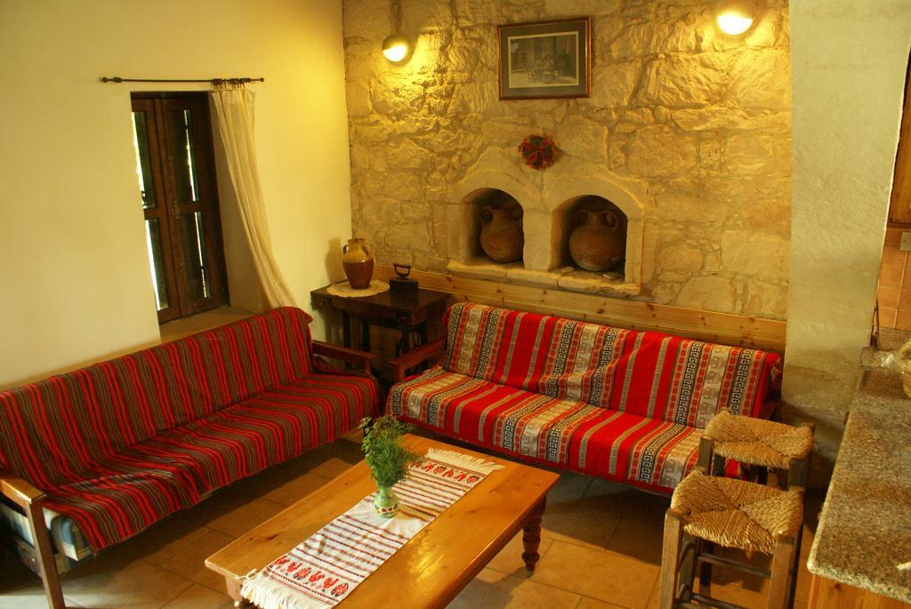 Loxandra Inn Катикас Экстерьер фото