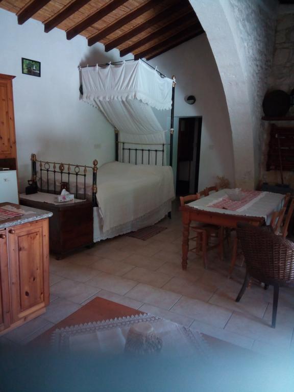 Loxandra Inn Катикас Экстерьер фото