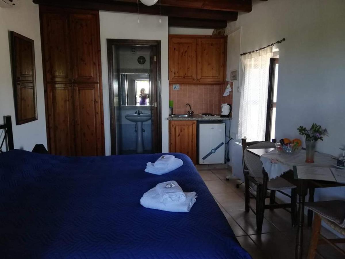 Loxandra Inn Катикас Экстерьер фото